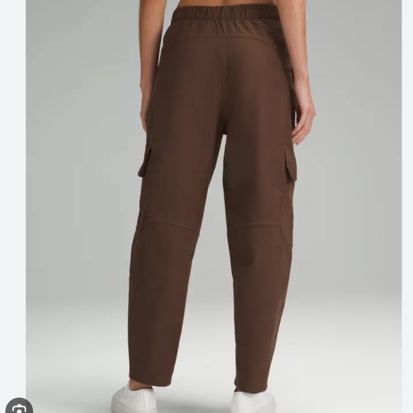 Lululemon Light Utilitech Cargo Pocket High-Rise Pant - Picture 2 of 2